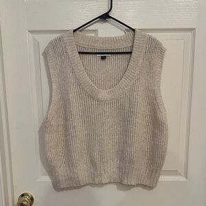 AEO Woah So Soft Scoop Neck Vest